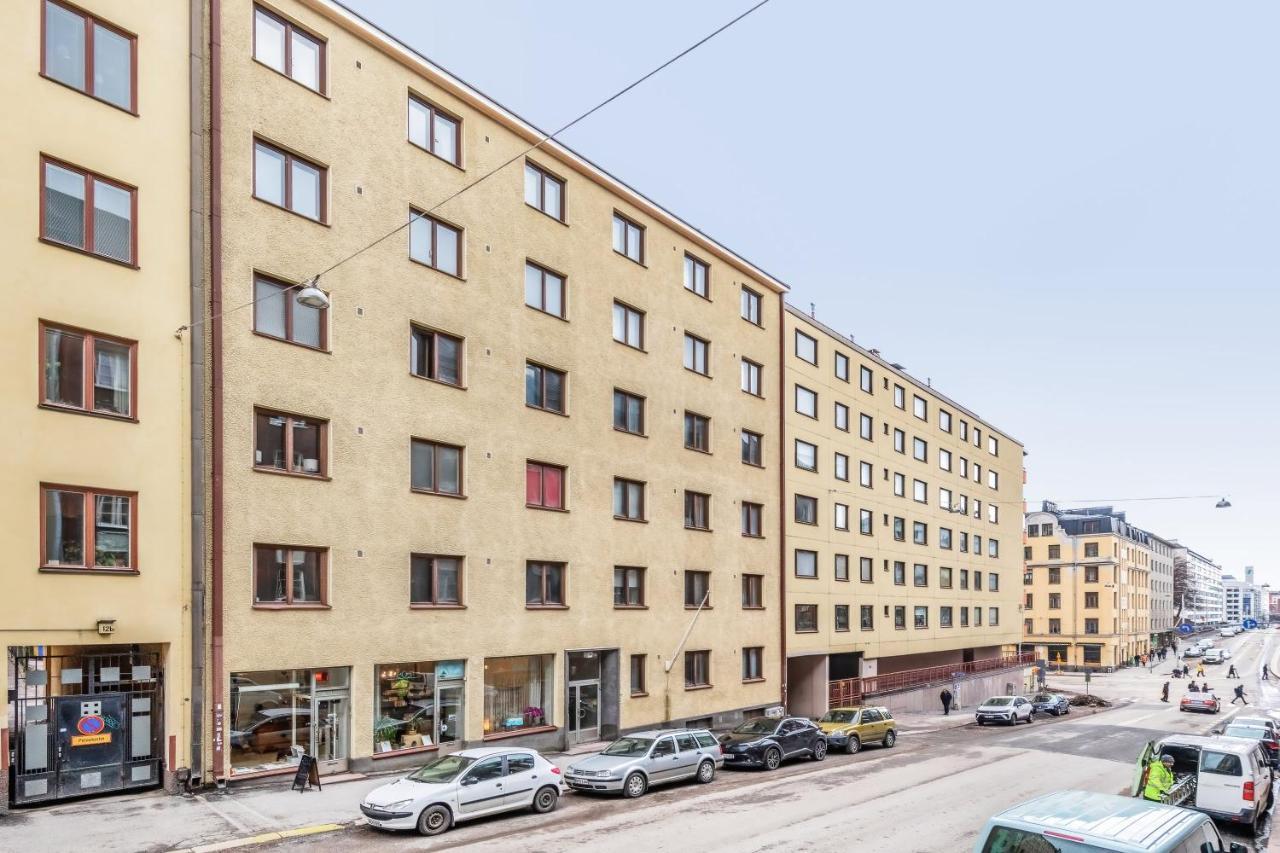 Wehost Modern Kitchen Studio With Bright Colours Apartment Helsinki Exterior photo